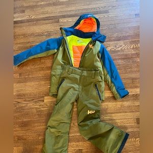 Helly Hansen snowsuit in excellent condition. Jacket 14 pants 12.
